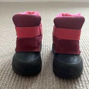 NorthFace pink kids winter boots Size 7T